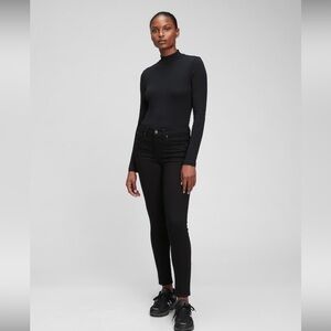 NWT! GAP Black Mid Rise True Skinny Jeans - Size 4P/27P💕